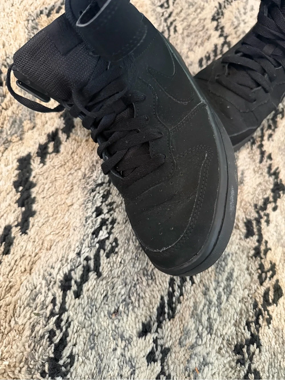 Nike Black High-Top Strap Lace-Up Sneakers